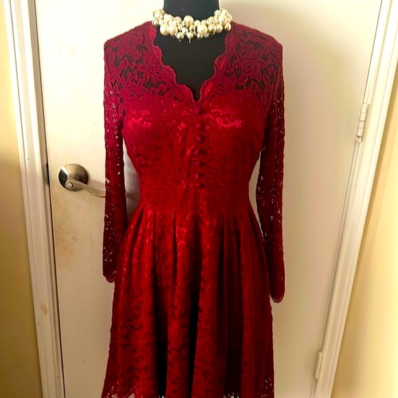 Elegant Lace Burgundy Dress size L - Picture 3 of 4